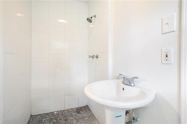 Building Photo - 2729 Lanier Dr