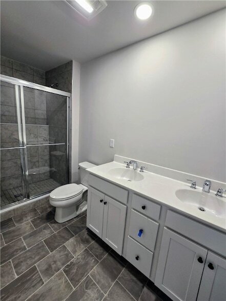 Building Photo - 903 Vaughn Ln