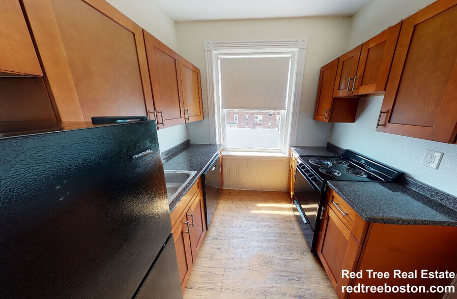 Building Photo - 1350 Commonwealth Ave