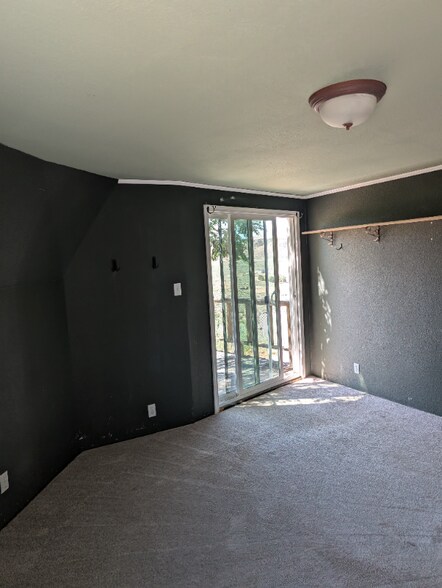 Building Photo - 65 Arabian Way