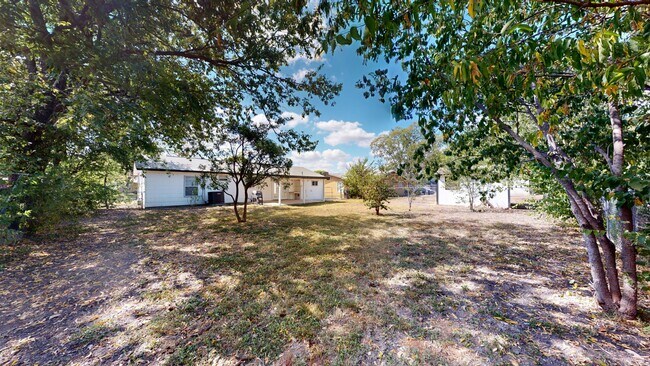 Building Photo - 7107 Westshire Dr