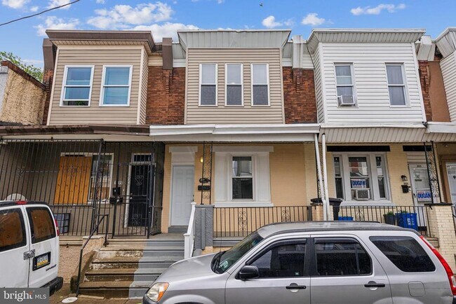 Building Photo - 3533 Joyce St