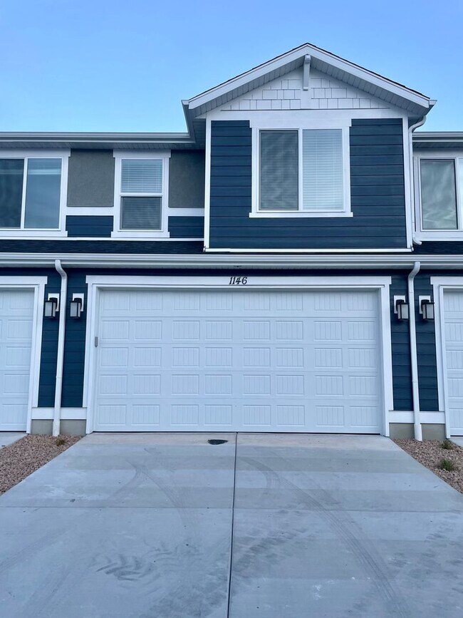 Building Photo - Modern 3-Bedroom Townhome in Provo
