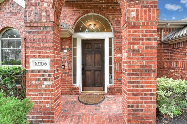 Building Photo - 10106 W Temple Dr