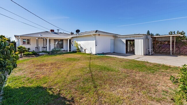 Building Photo - Charming 2 Bed / 2 Bath Home with Trailer Parking – Sanger, CA