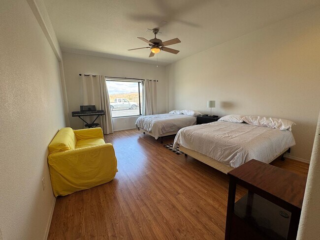 Building Photo - SHORT TERM FULLY FURNISHED 3BD/3BA TOWNHOUSE