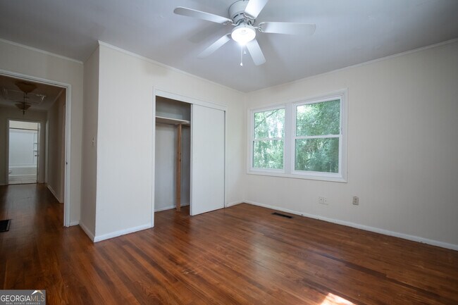 Building Photo - 175 Habersham Way