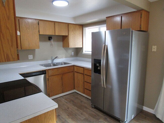 Building Photo - 3 Bedroom, 2 Bathroom Home on 2 Acres on Lower Side of Juniper Canyon - Available Now!