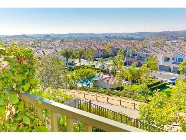 Building Photo - 2-bedroom Townhome in Campana at Rancho Co...