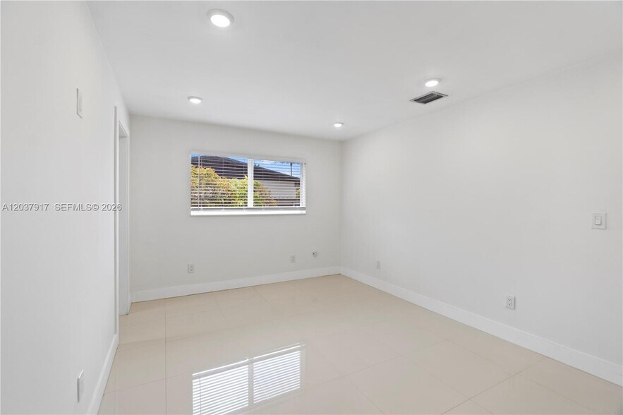 Building Photo - 10501 SW 53rd St