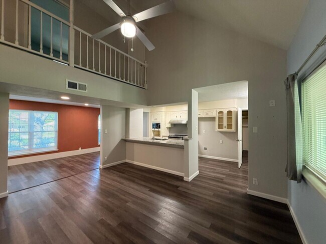 Building Photo - 10606 Millspring