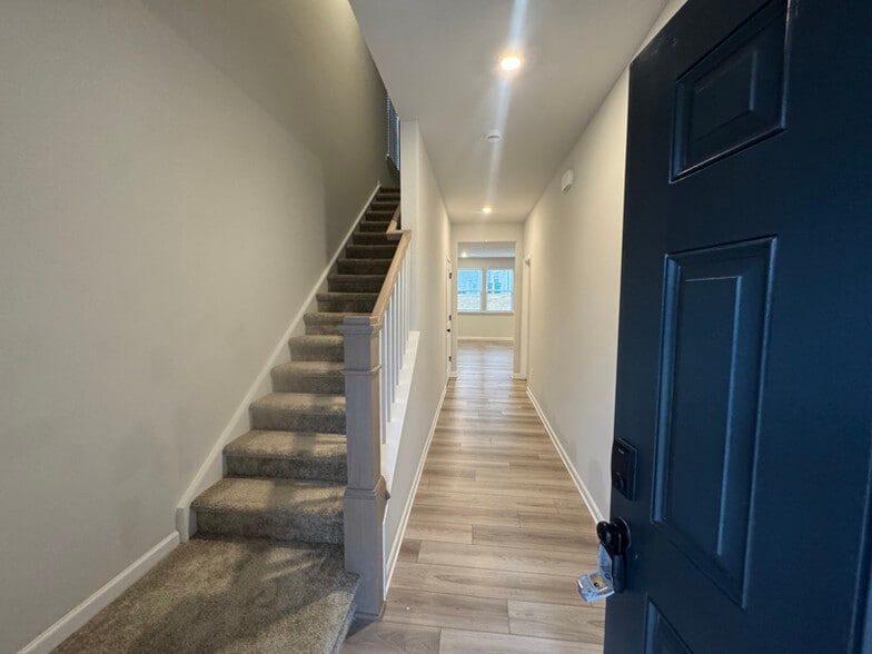 Building Photo - 4817 Raspberry Knoll Dr