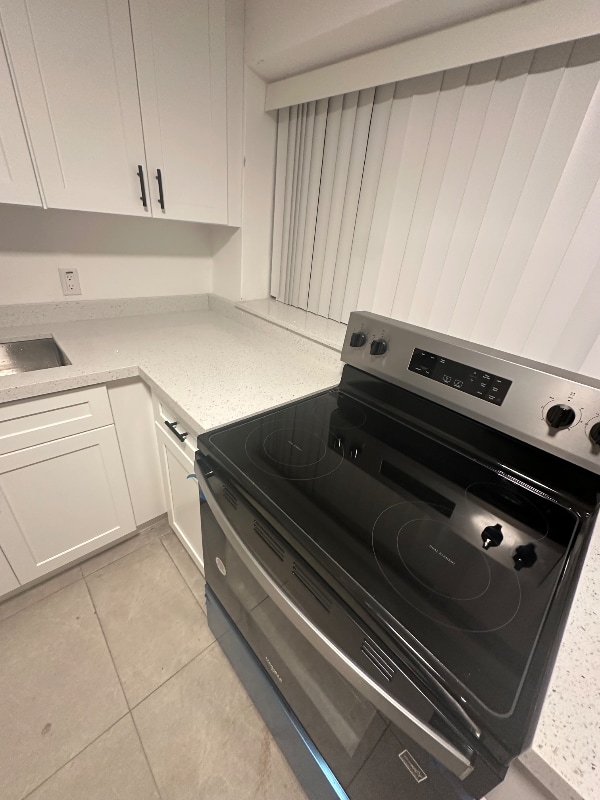 Building Photo - 731 SW 8th Ave