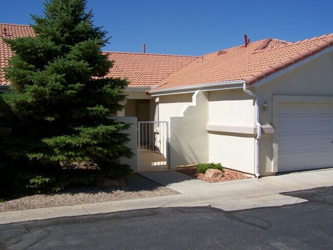 Primary Photo - Cozy 2 Bed 2 Bath