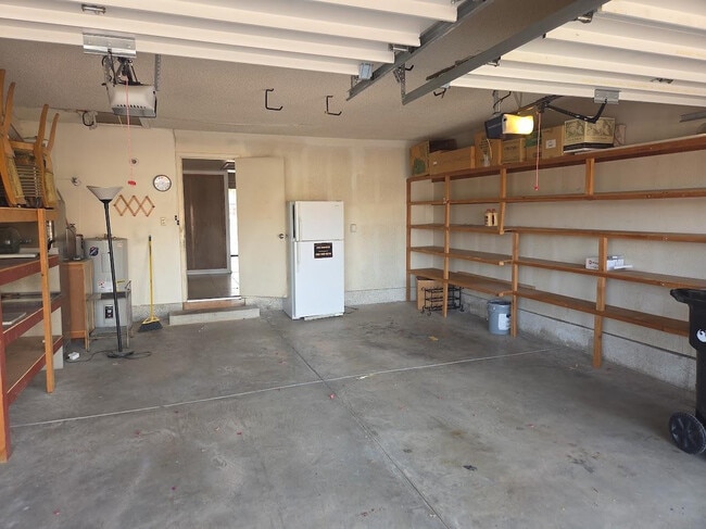 Building Photo - 11226 S Tomi Dr