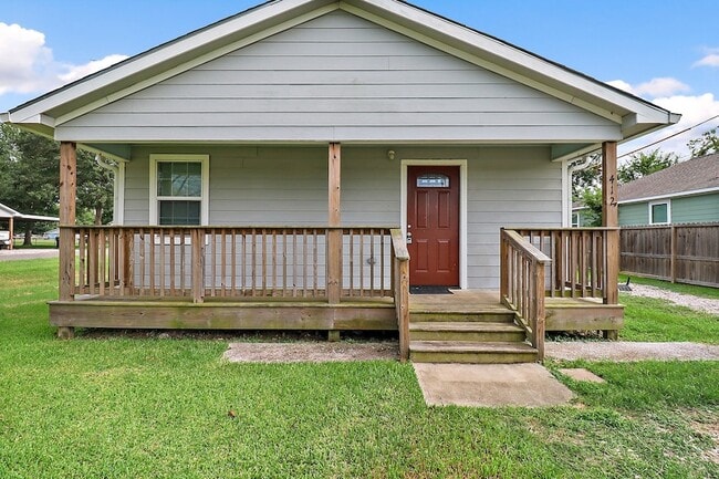 Primary Photo - 412 Stowell St