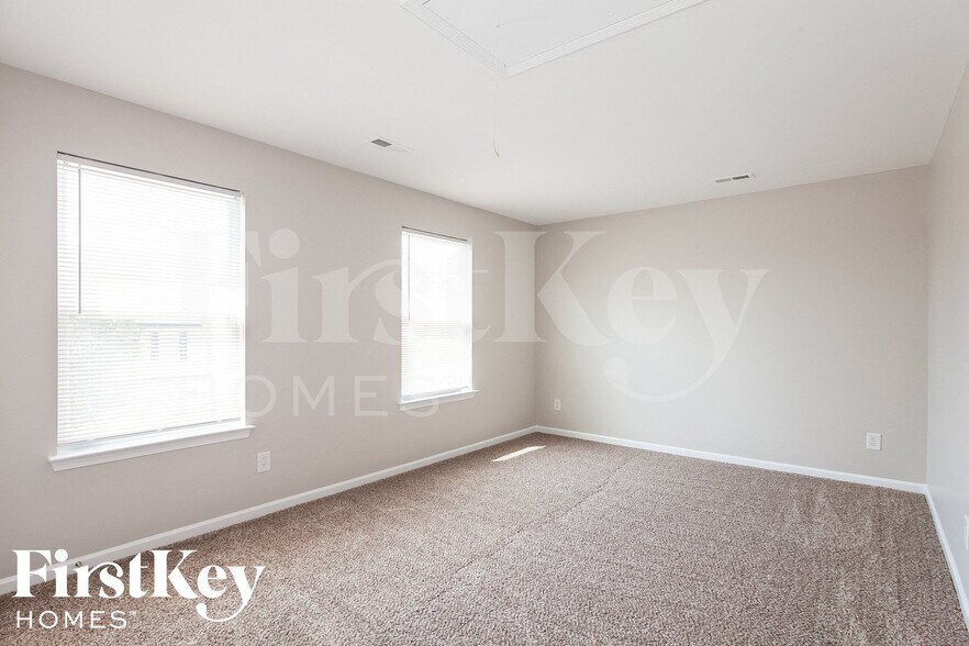 Building Photo - 1737 Larne Cir