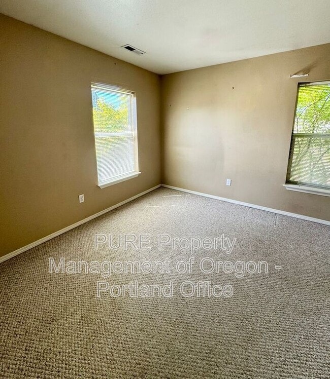 Building Photo - 6734 N Monteith Ave