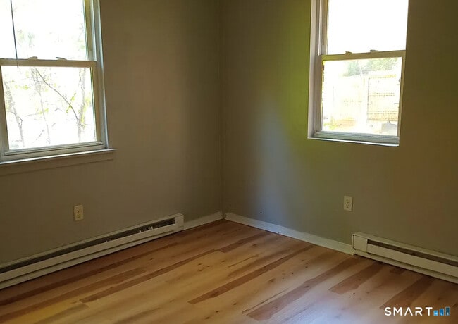 Building Photo - 88 Olive St