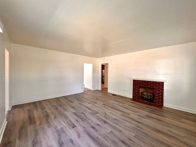 Building Photo - Two Bedroom Home in Muskegon