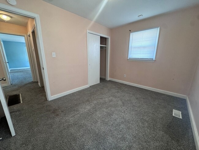 Building Photo - 302 Brookwood Ave