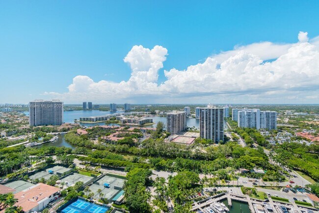 Building Photo - 7000 Island Blvd