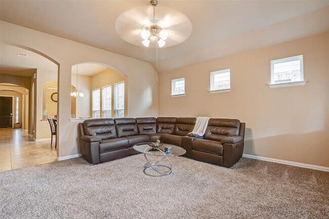 Building Photo - 623 Orlandis Ln