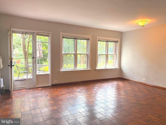 Building Photo - 3211 Ravensworth Pl