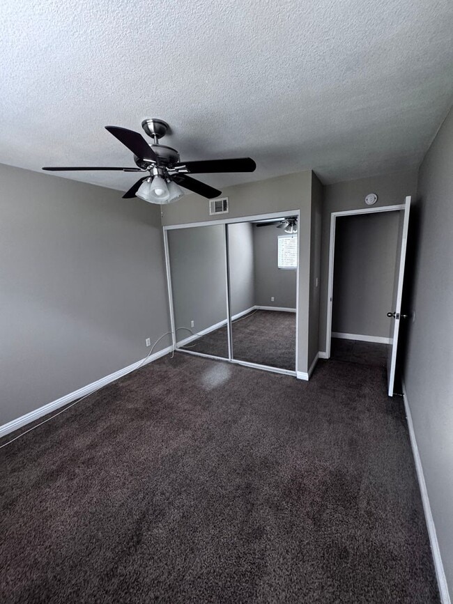 Building Photo - Beautiful 4 bed 2 baths house in a great a...