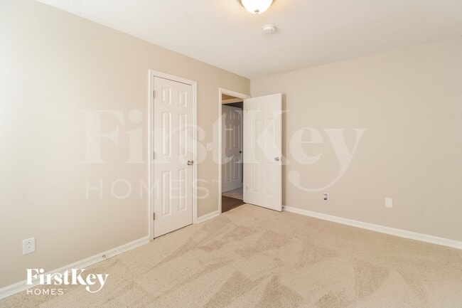 Building Photo - 4705 Meadowcroft Rd