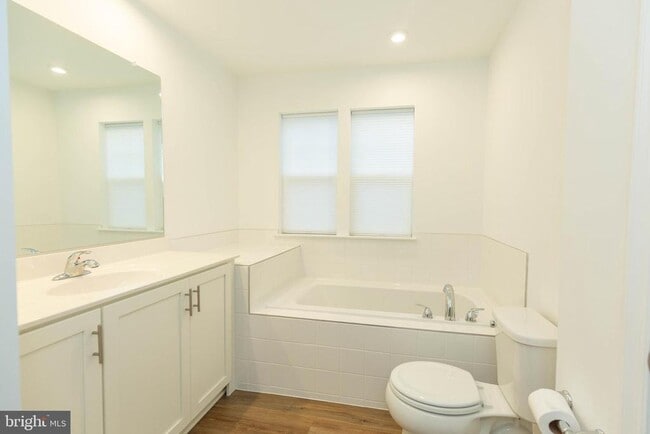 Building Photo - 767 Lord Fairfax St