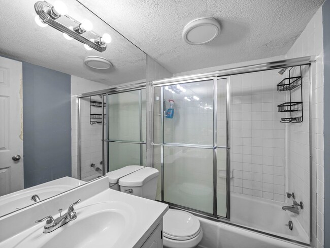 Building Photo - Mound 1 Bed Condo