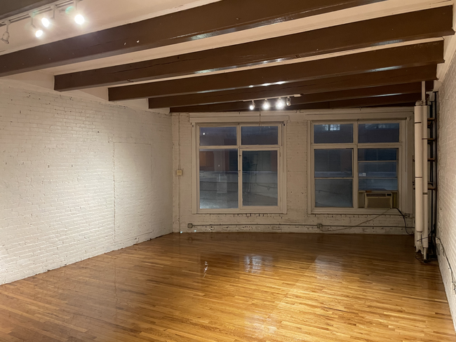 Building Photo - 86 Bedford St