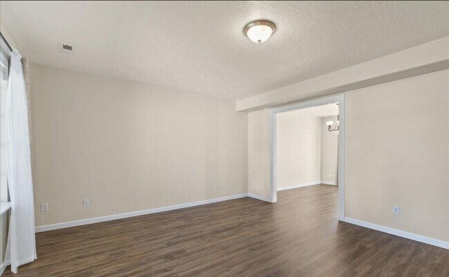 Building Photo - 4995 N Tasman Dr