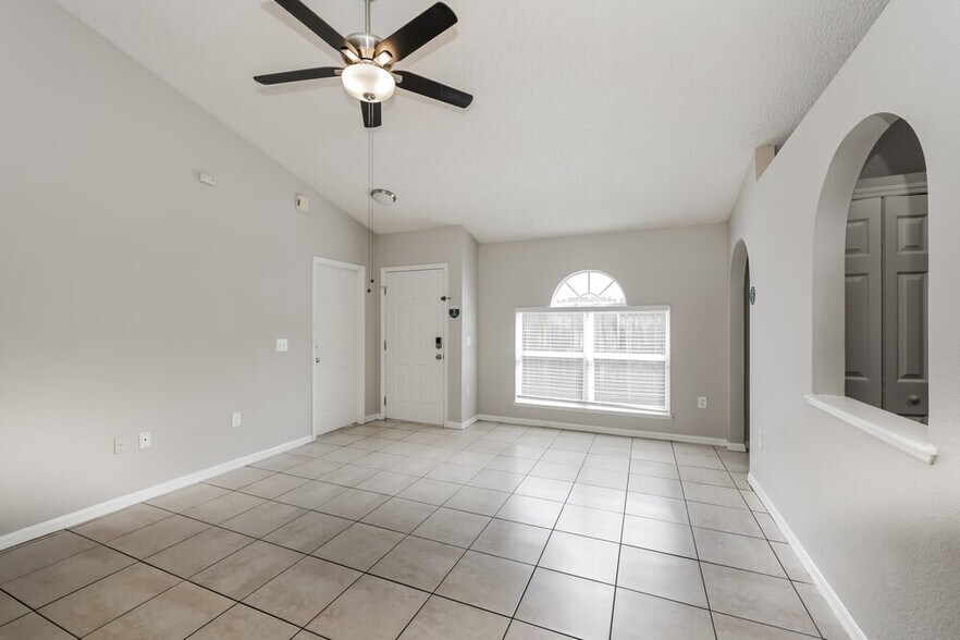 Building Photo - 6241 Perdita Ct