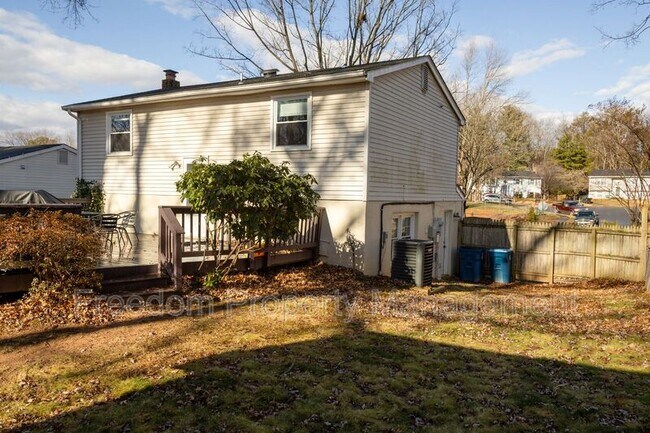 Building Photo - 5317 Macwood Dr