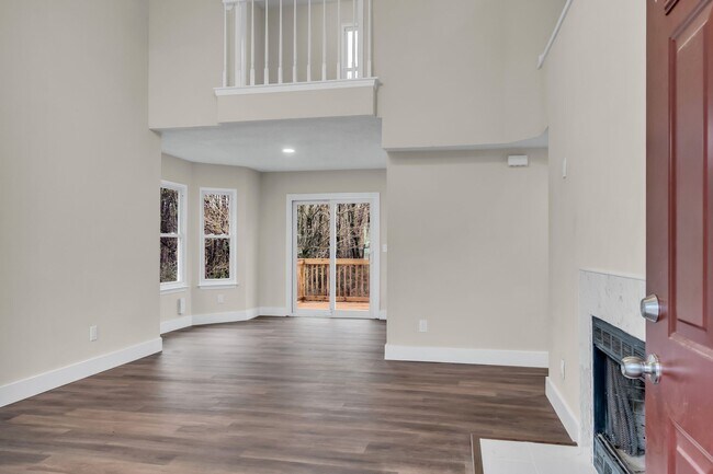 Building Photo - 213 Rebecca Pines Dr