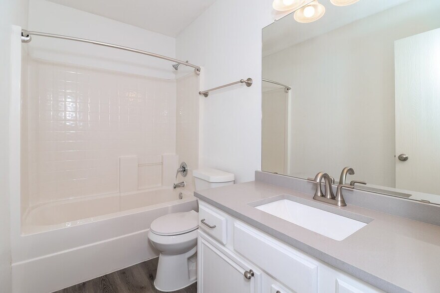 Building Photo - 1213 Misty Meadow Dr
