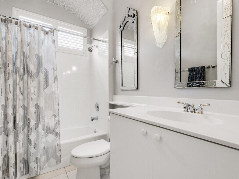 Building Photo - 7535 Ascot Ct