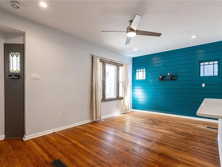 Building Photo - 3814 Wayne Ave