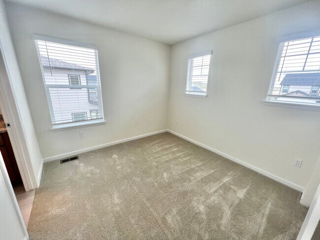 Building Photo - STUNNING 3 bed 2.5 bath new build home in Fort Collins!