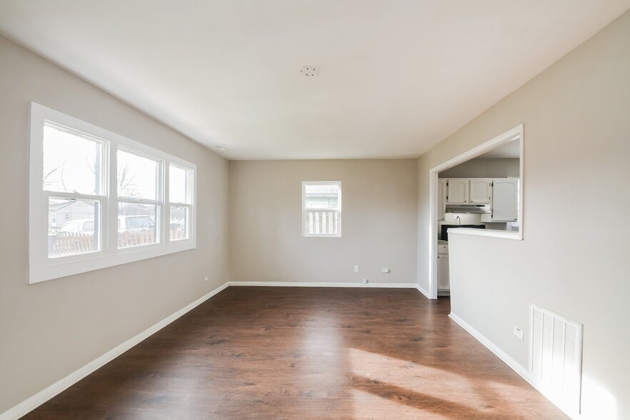 Building Photo - 2610 Horton Dr