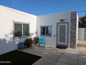 Building Photo - 4350 E Palm Ln