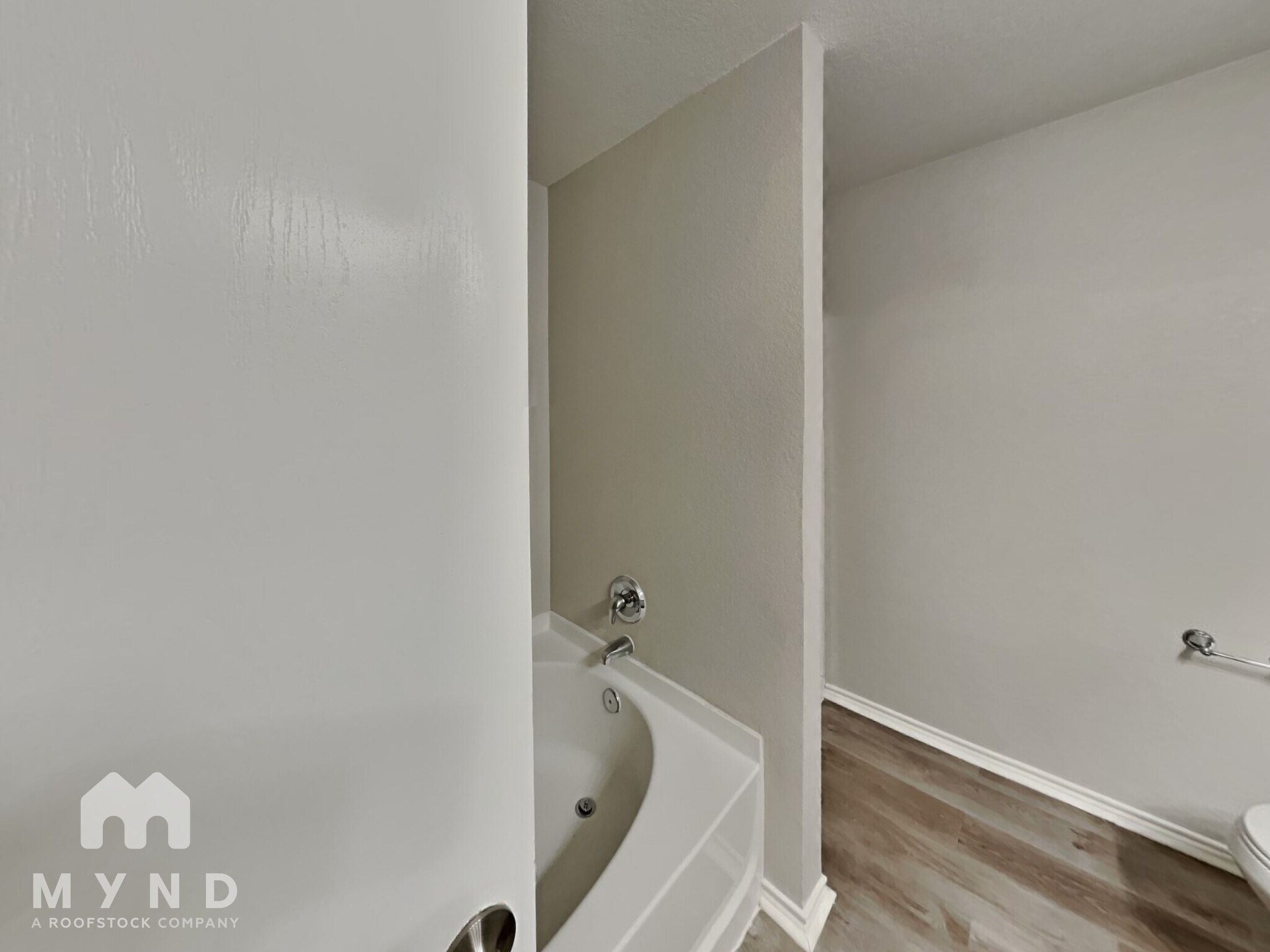 Building Photo - 1157 Boxwood Dr