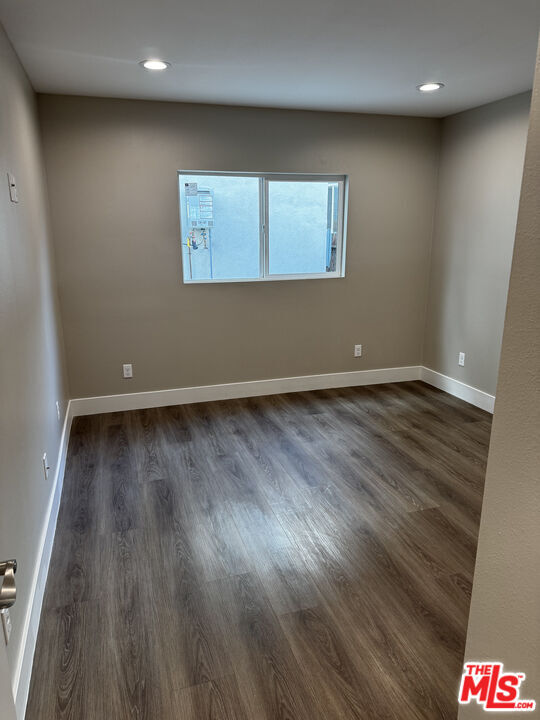 Building Photo - 731 E 33rd St