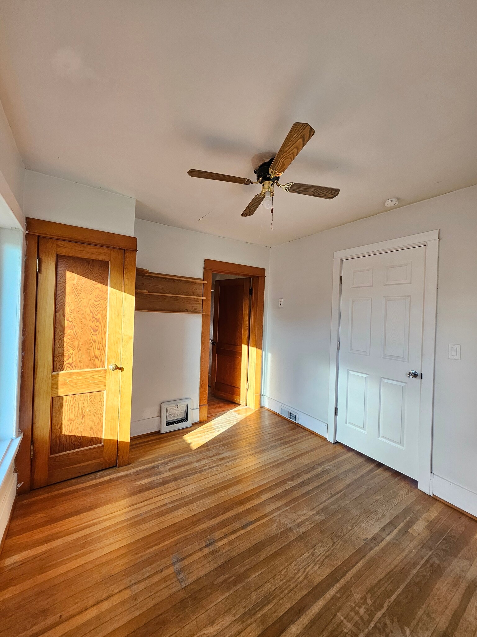 Building Photo - 616 Lee St