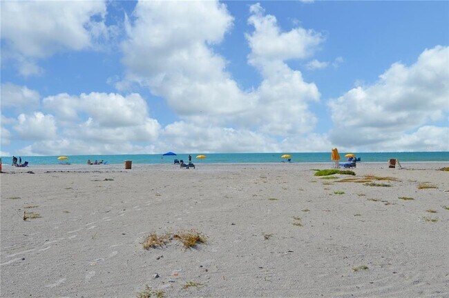 Building Photo - 156 146th Ave