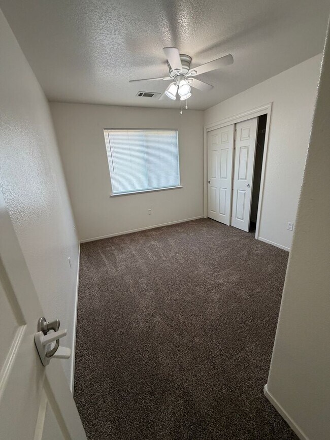 Building Photo - 1501 Arnold Ct