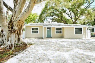 Building Photo - Beautiful 3 Bedroom Largo Home with Large ...