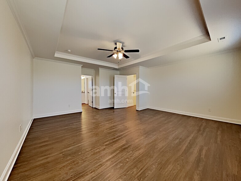 Building Photo - 130 Hamilton Park Dr